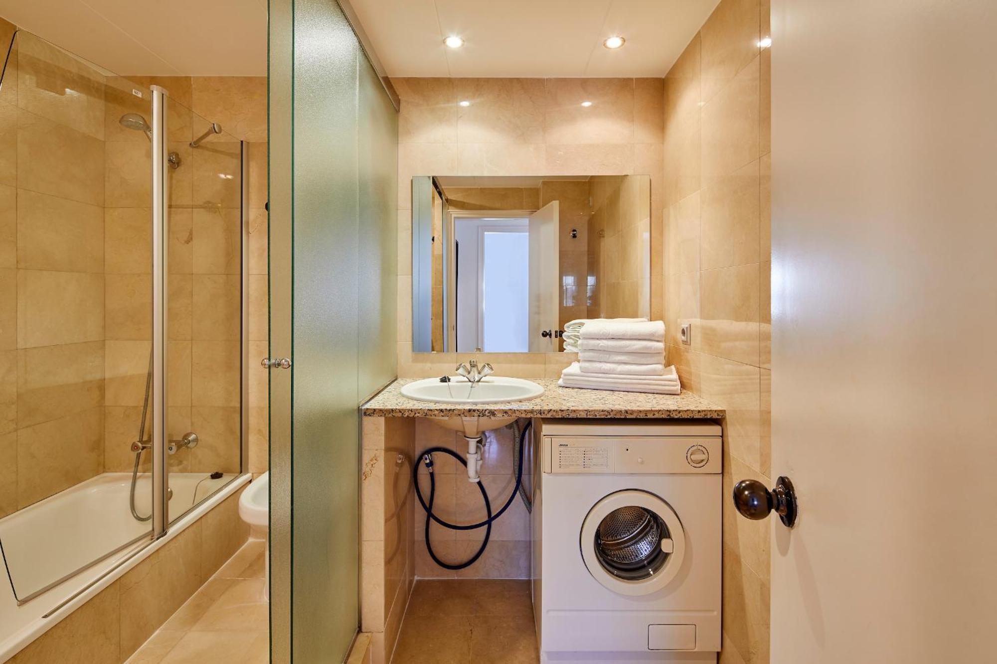 2-bedroom apartment pool view ground floor