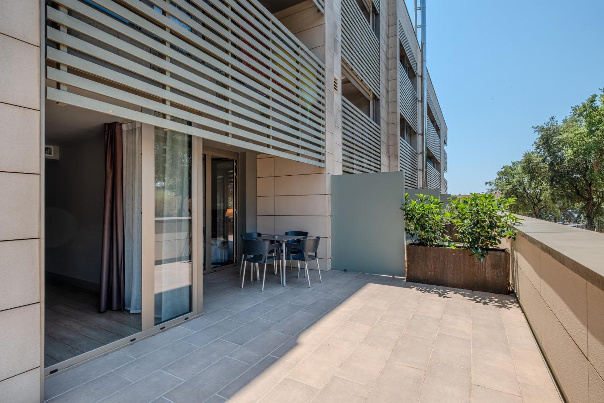 One-Bedroom Apartment Terrace
