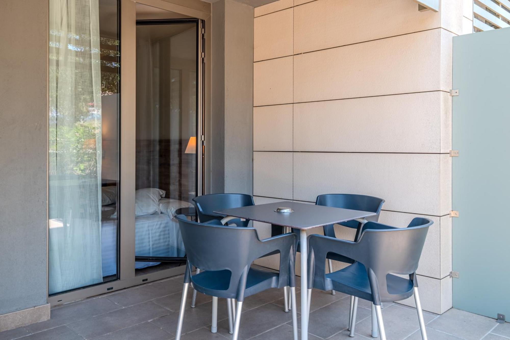 One-Bedroom Apartment Terrace
