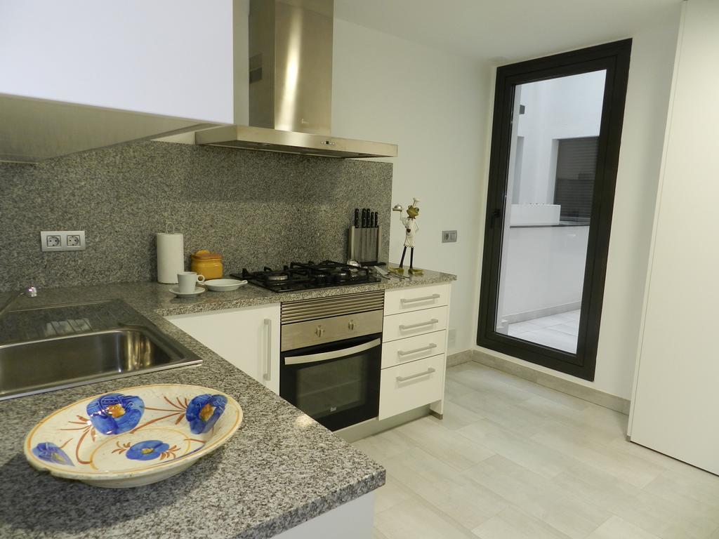 Three-Bedroom Apartment with Sea View,200517946:JPEG