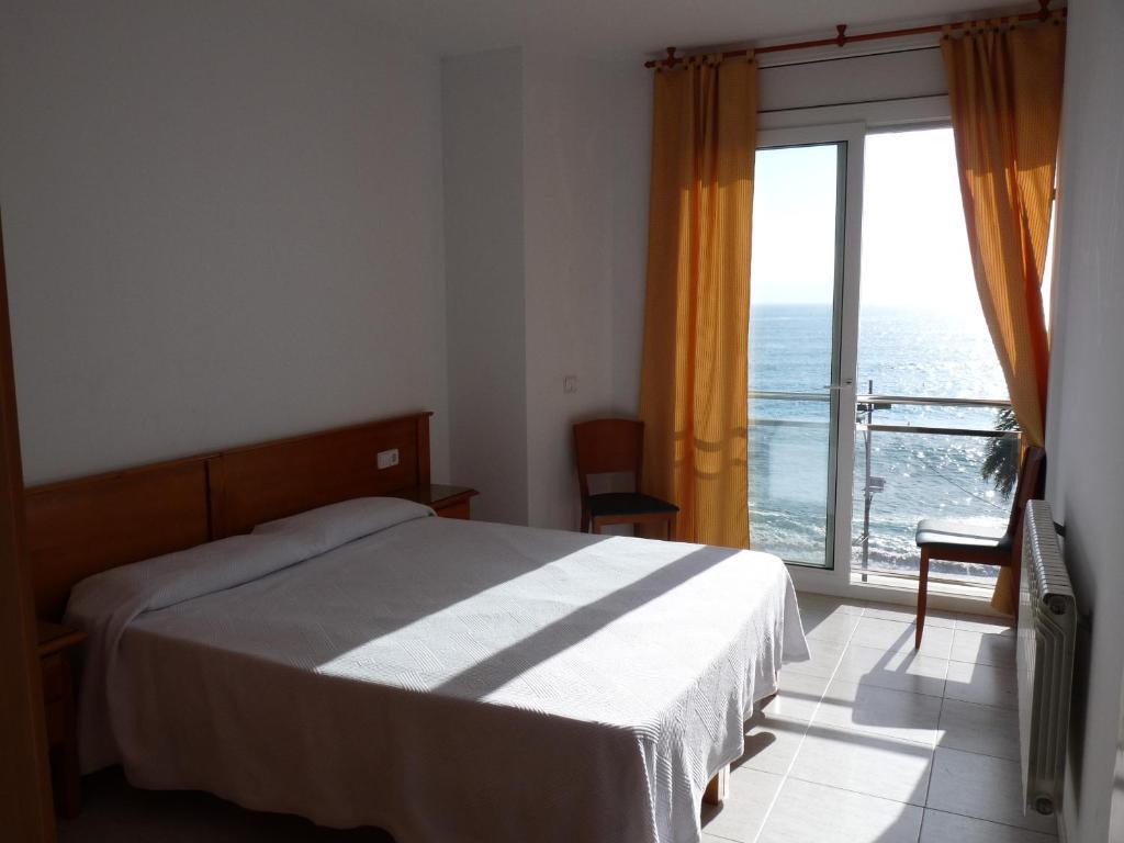 Two-Bedroom Apartment Sea View