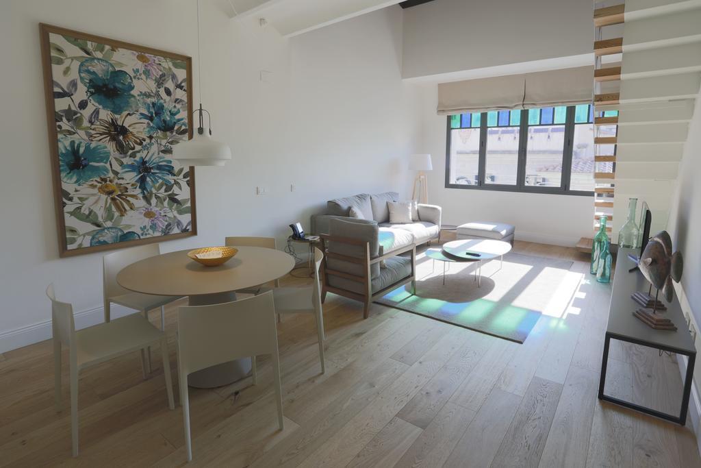 Deluxe Duplex Apartment