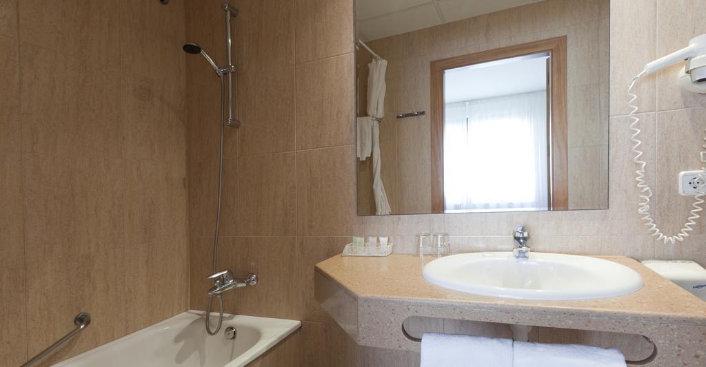 Double or Twin Room,680888148:JPEG