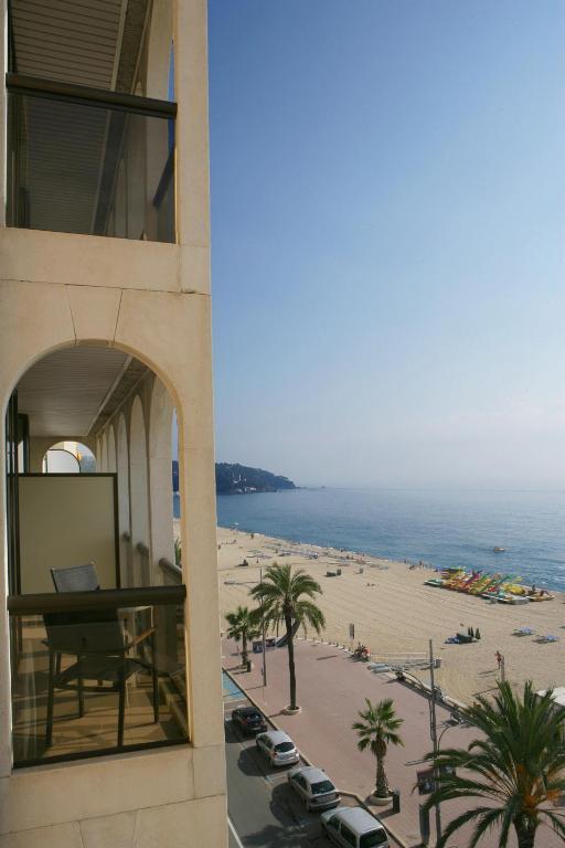 Family One-Bedroom Apartment Sea View