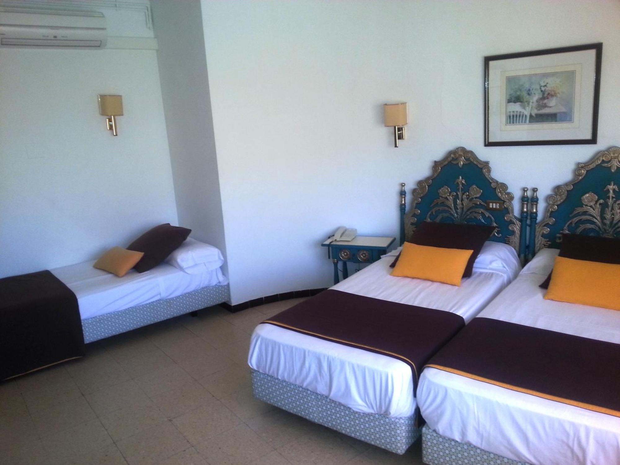 Triple Room,704513428:JPEG