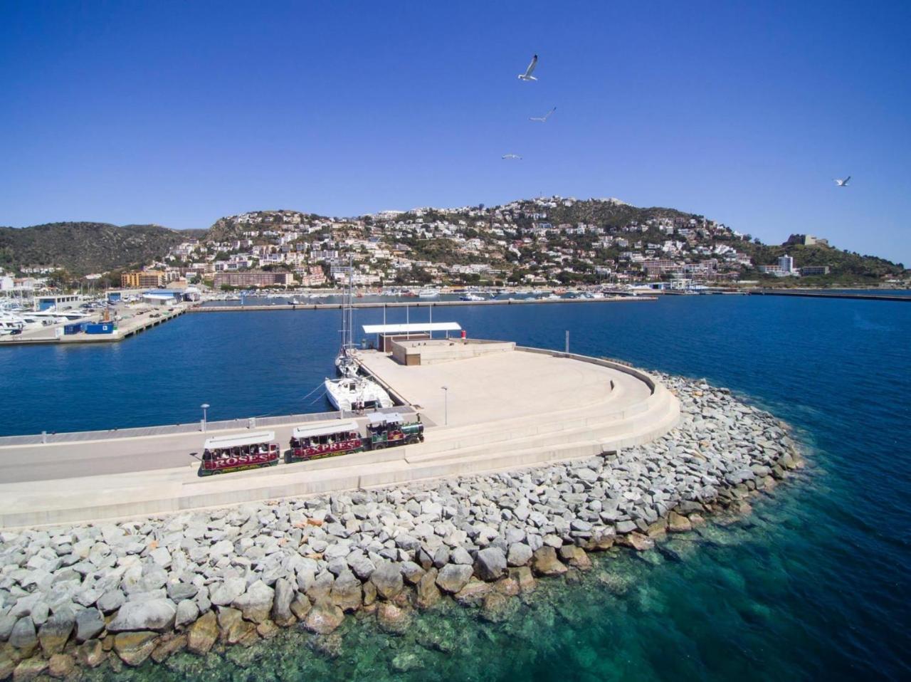 Two-Bedroom House,754902823:JPEG