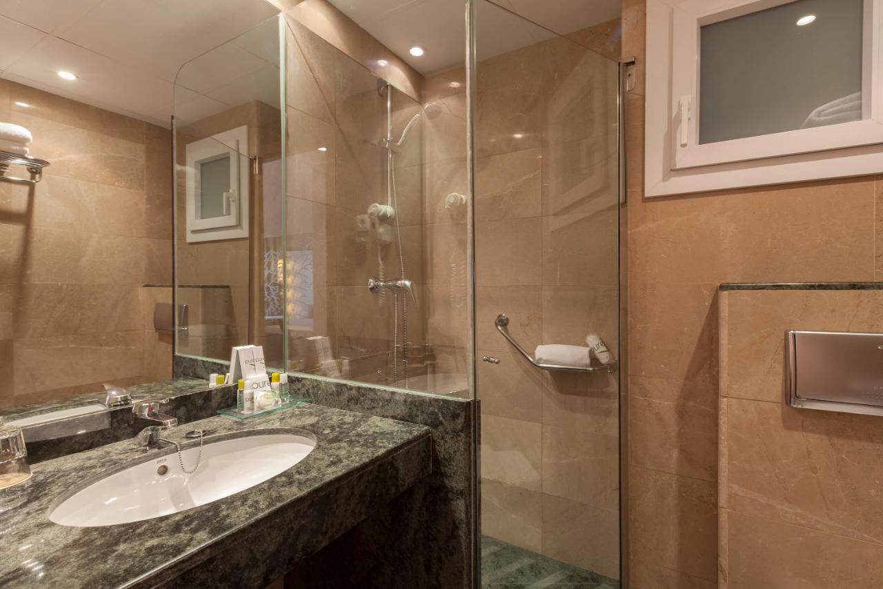 Basic Double or Twin Room