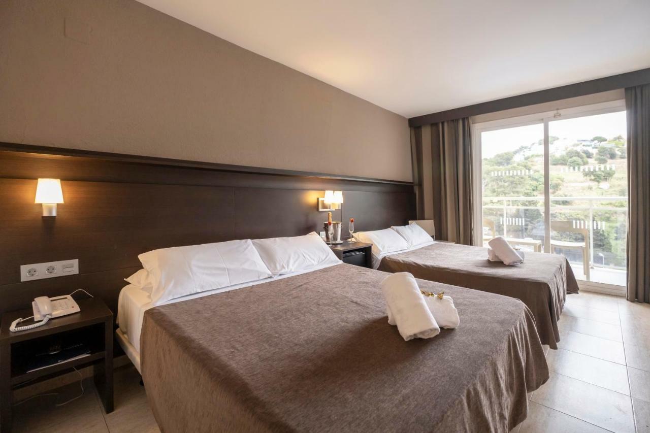 Double Room with Extra Bed (2 adults + 2 children)