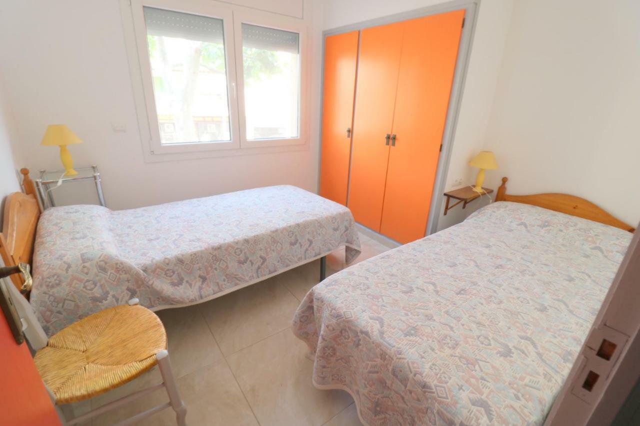 Three-Bedroom Apartment,819130385:JPEG