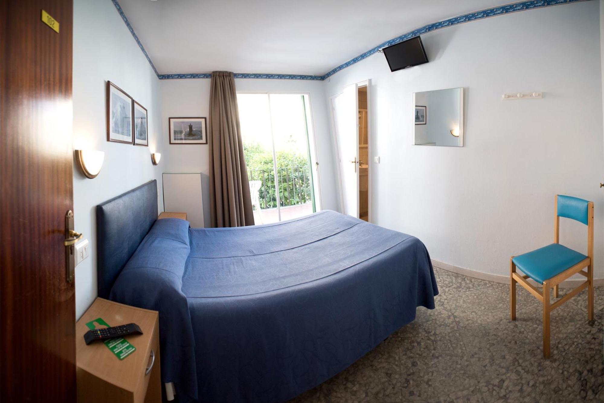 Doppel-/Zweibettzimmer mit Balkon