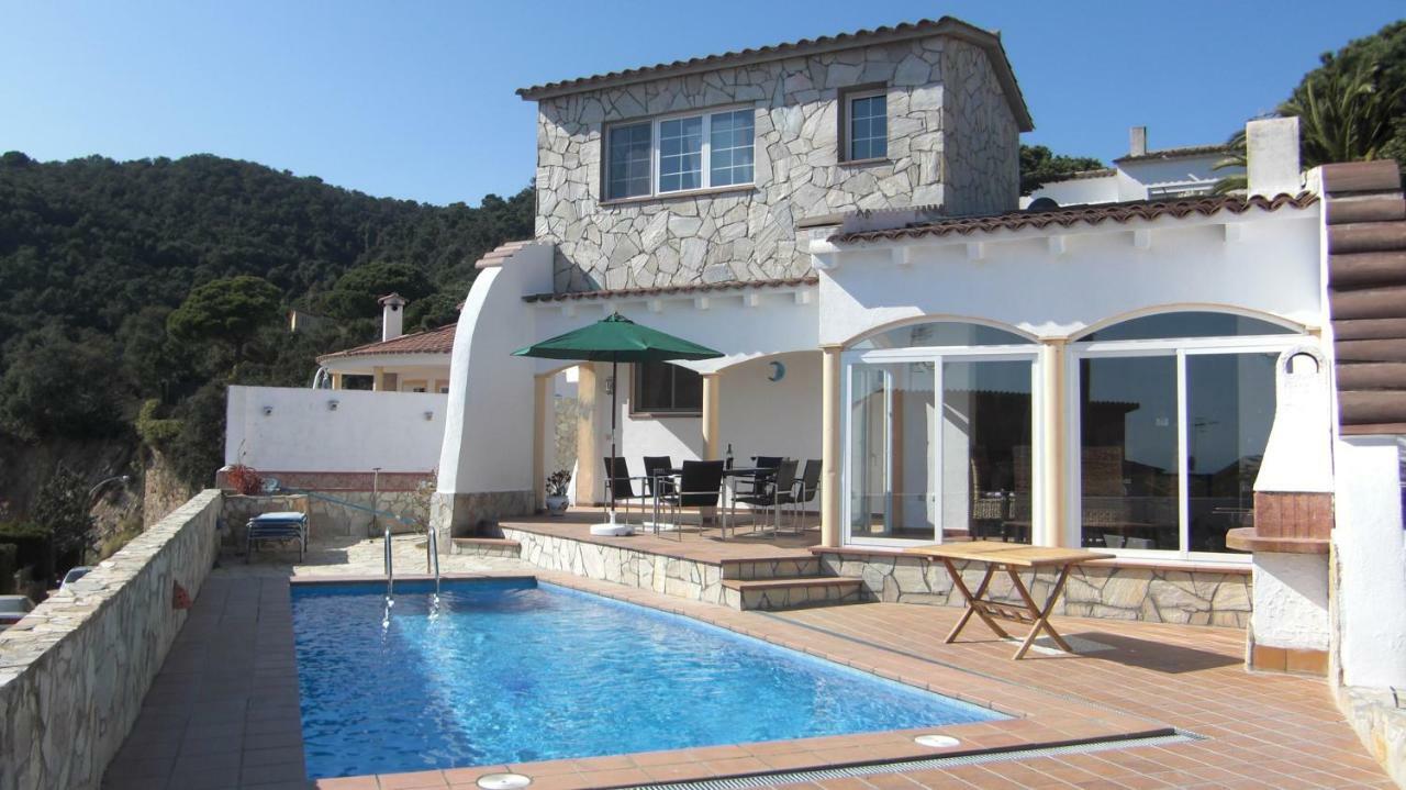 Three-Bedroom House,855507380:JPEG
