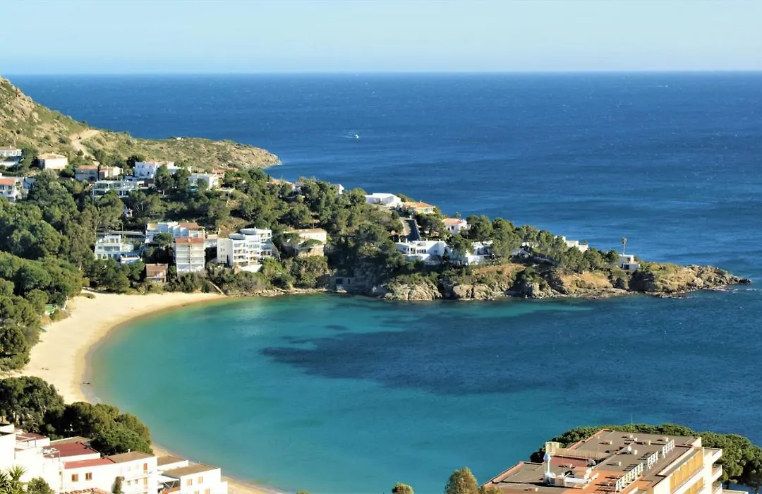 Apartamento Con Piscina Y Parking En Roses-1