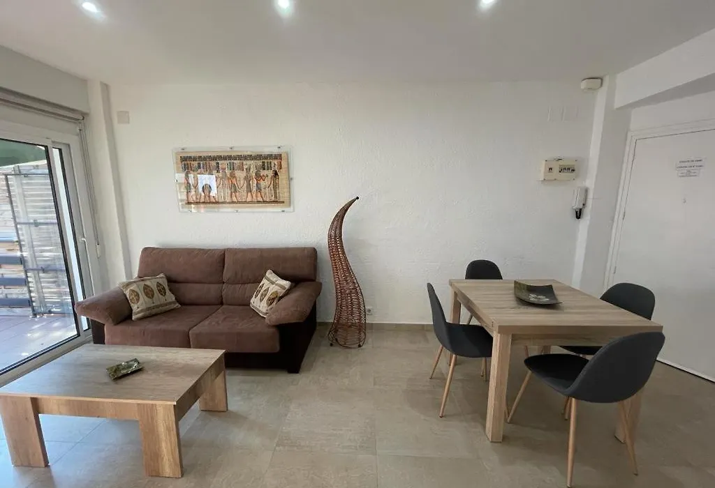Piso A 150 Mts De La Playa Con Espectacular Terraza Y Wifi-1