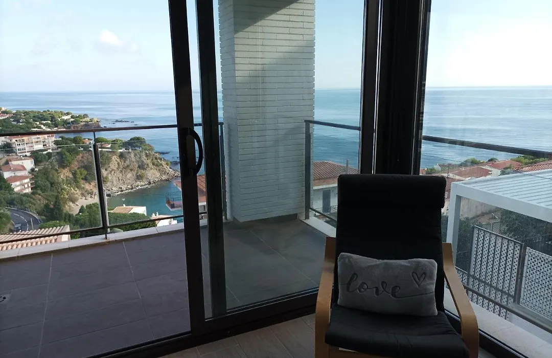 Apartament Vistes Al Mar-1