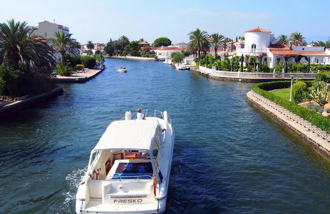 Holiday Home Requesens Canal By Interhome-1