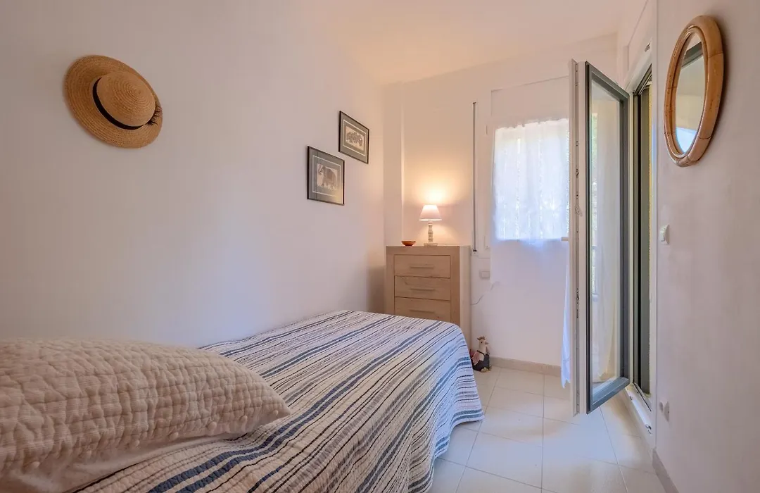 Aq-4 Calella De Palafrugell 4 Pax-1