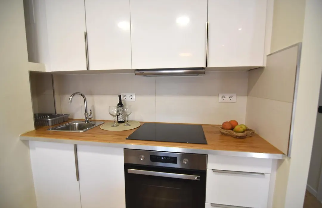 Rnet - Apartments Roses Centre-1