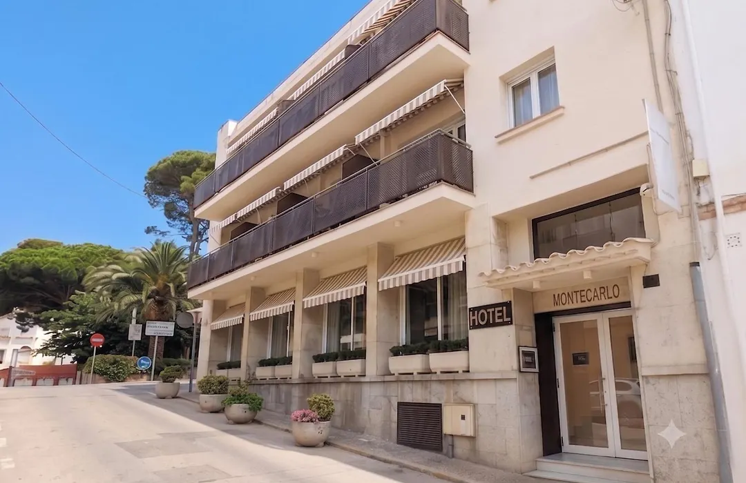 Hotel Medium Montecarlo-1