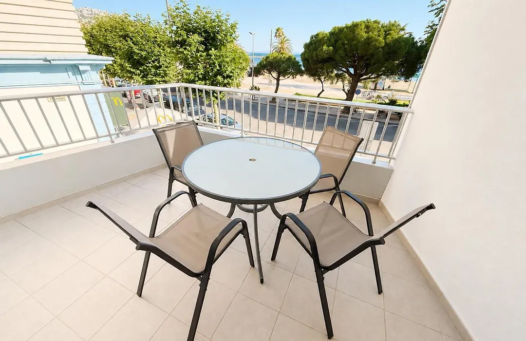 Roses Apartments Sea View 2Habitaciones-1