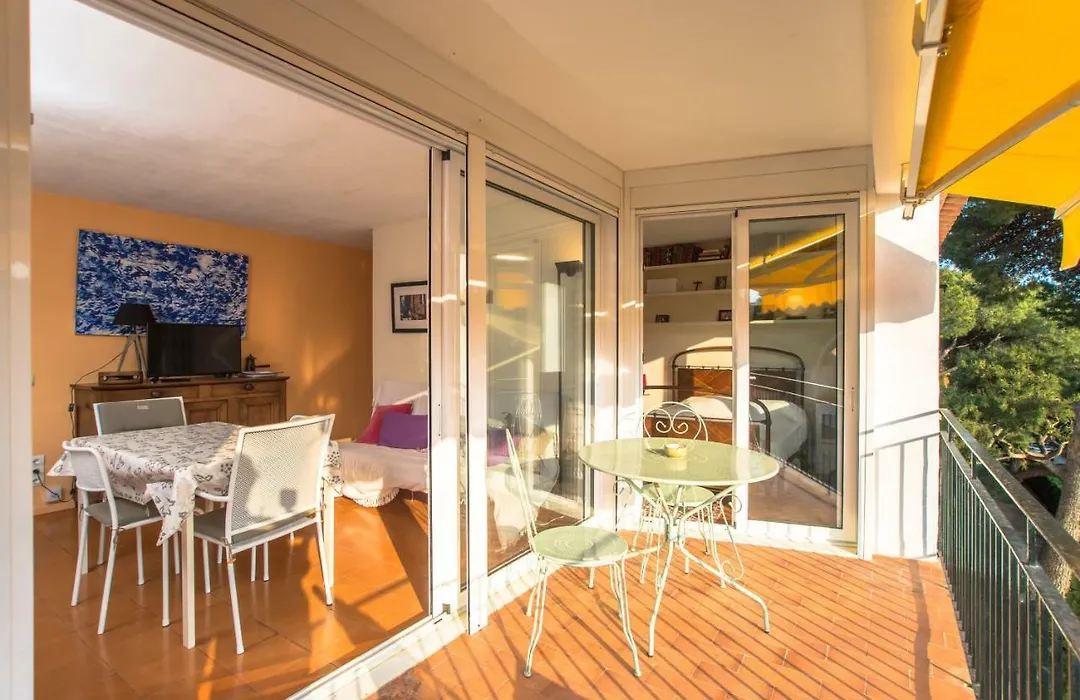 Ay-3 Calella De Palafrugell, 4 Pax-1