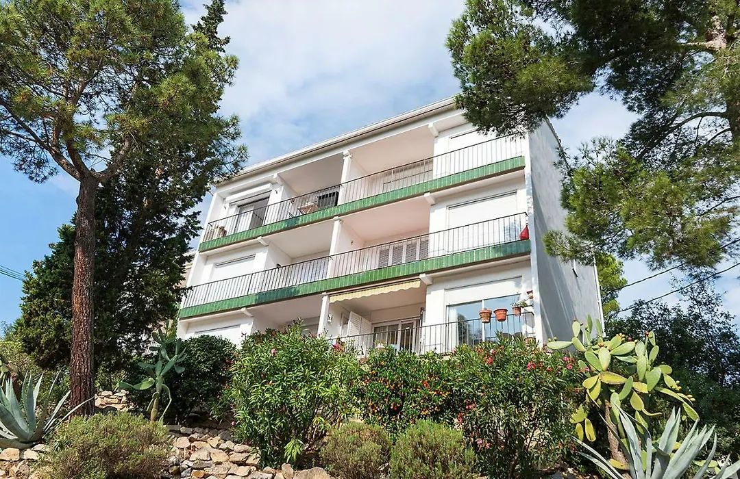Azteka Blue 2 Bed Apartment Calella De Palafrugell-1