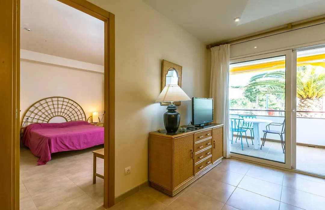 Bf-3 Calella De Palafrugell 4 Pax-1