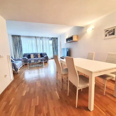 Ancora Frontbeach Luxury Apartment-2