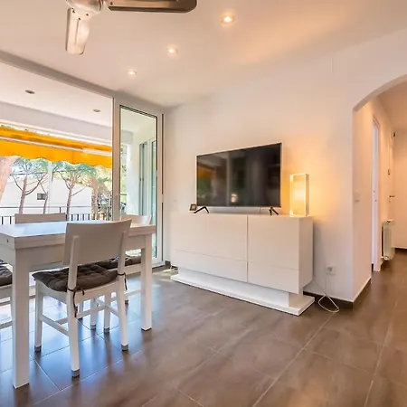 Ay-5 Calella De Palafrugell 4 Pax-2
