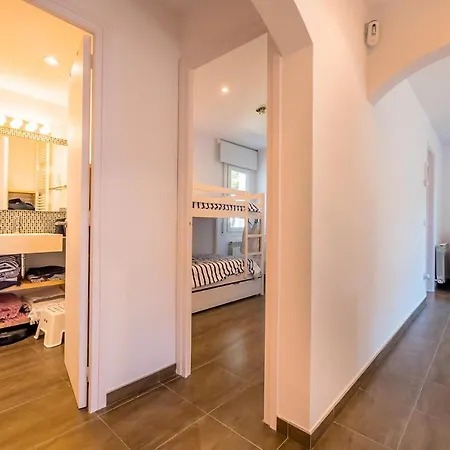 Ay-5 Calella De Palafrugell 4 Pax-3