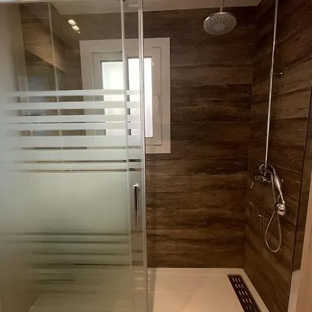 Piso A 150 Mts De La Playa Con Espectacular Terraza Y Wifi-2