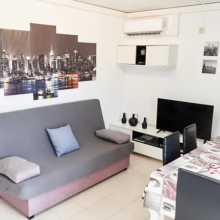 Apartamento Con Piscina De Temporada A 50M Del Mar-2