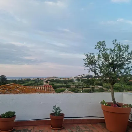 Amb Encant I Estil Mediterrani En Zona Tranquilla De Llanca I Amb Terrassa-2