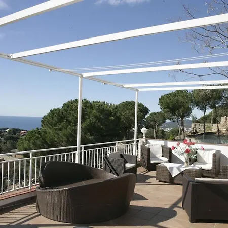 Lloret De Mar- Well-Equipped Modern Villa With Pool And Seaview For 10 Persons-3