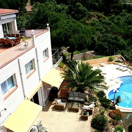Lloret De Mar- Well-Equipped Modern Villa With Pool And Seaview For 10 Persons-2