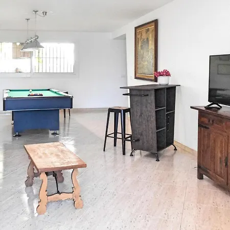 Amazing Home In Tossa De Mar With 7 Bedrooms, Wifi And Outdoor Swimming Pool-3