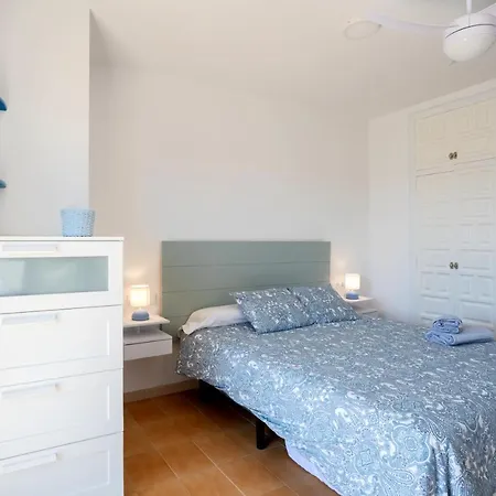 Bonita Casa Adosada Con Jardin Privado Y Piscina Comunitaria-3