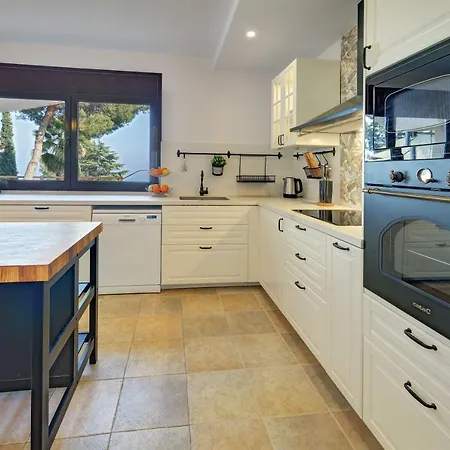 Villa La Cala With Swimming Pool & Sea View, 10 Min Walk From The Sea-3