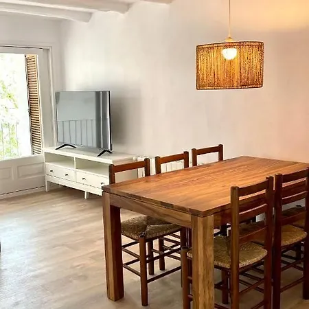 Modern Apartment With Parking 2 Min From The Beach-3