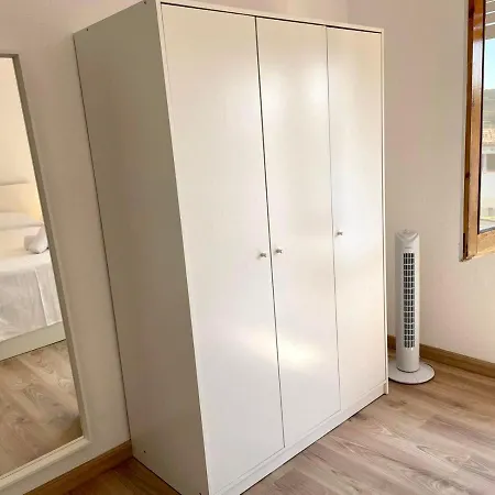 Modern Apartment With Parking 2 Min From The Beach-2