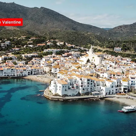 Beachfront Penthouse With Sea Views In Cadaques-3