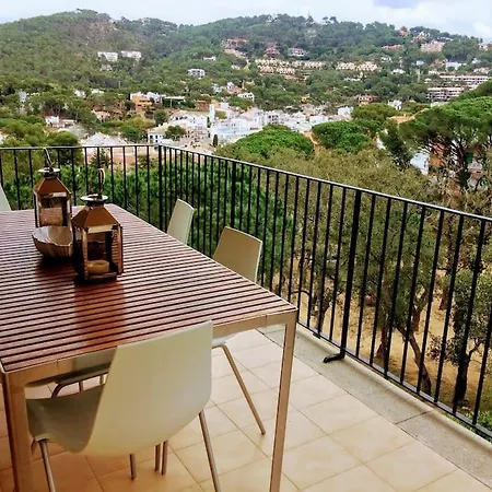 2 Story, 5 Bedroom, 3 Bath Flat, Steps From The Beach & Cliff Walk-2