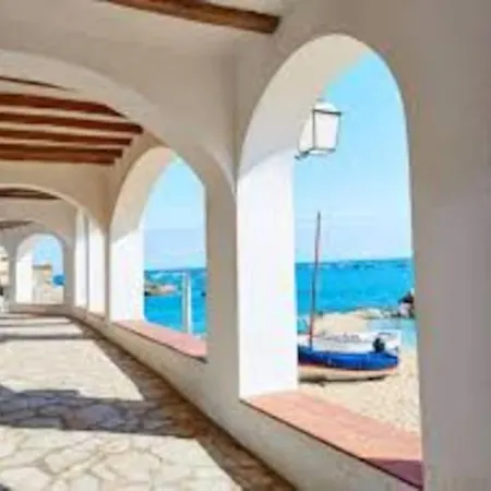 Estudio A Primera Linia En Calella De Palafrugell-3