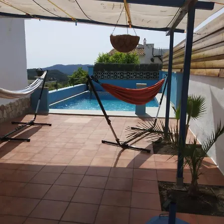 Cosy House Near Beach-3