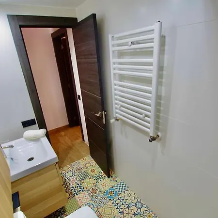 V&V Lloret-Villa Wilma, Casa Adosada A 800M Playa Fenals Con Aire Acondicionado Y Piscina Comunitaria Con Jardin-3