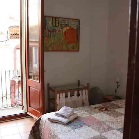 Preciosa Vivienda Enorme Y Totalmente Equipada En El Centro De Figueres-2