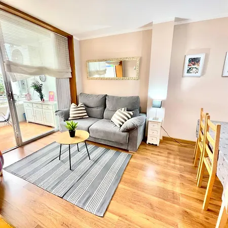 La Mer Bleue, Boutique Apartament With Free Parking, Full Equipped In Fenals Beach-3