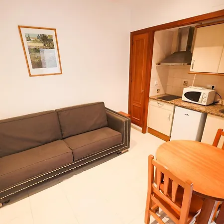 Apartamentos Royal-3