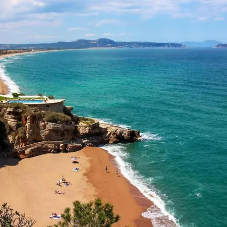 Villa In Santa Cristina Near Beaches & Pool-3