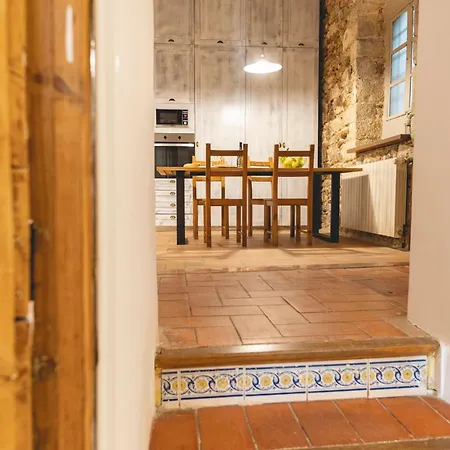 Bravissimo Placa Del Vi, Authentic Historic Apartment-2