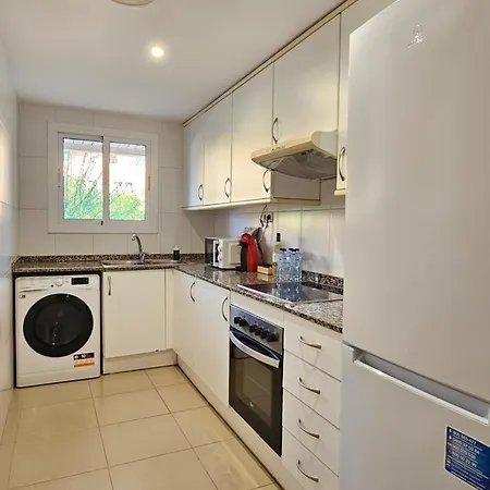 Comfortable Apartment With A Swimming Pool, 250M To The Sea.-3